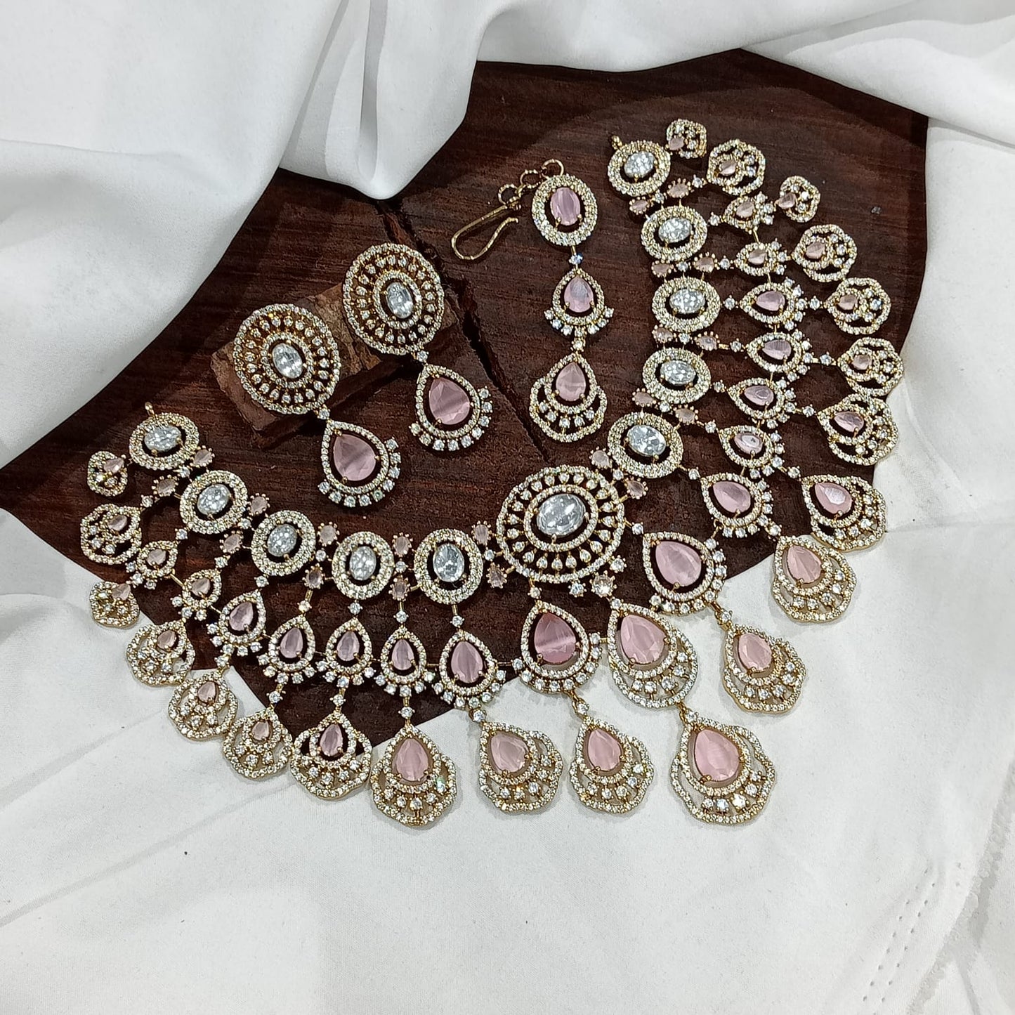 TARUNIKA (PINK) Bridal stone choker