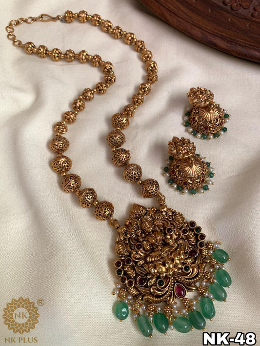 Long beads chain with laskhmi dollar and green beads