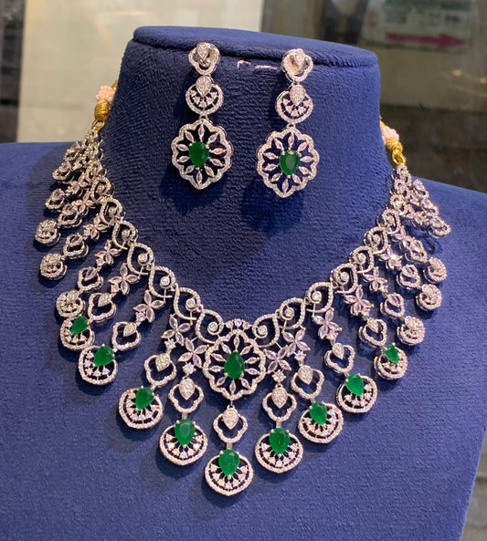 EMERALD beauty bridal choker